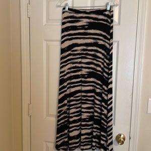 Skirt Striped black and tan Size Small, elastic waste, long skirt